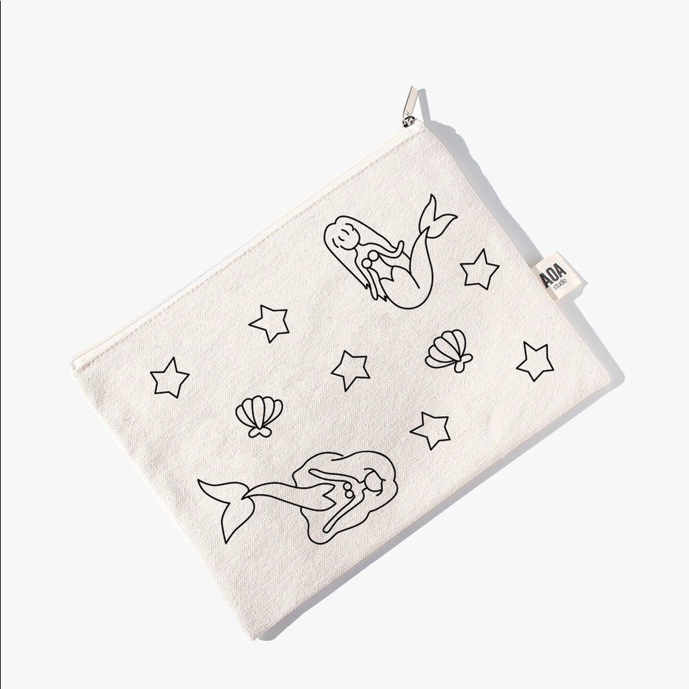 Cute canvas pouch - Mermaid sketch 🧜🏽‍♀️